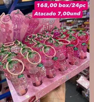 Lip Gloss Kiss Me Morango com Chaveiro