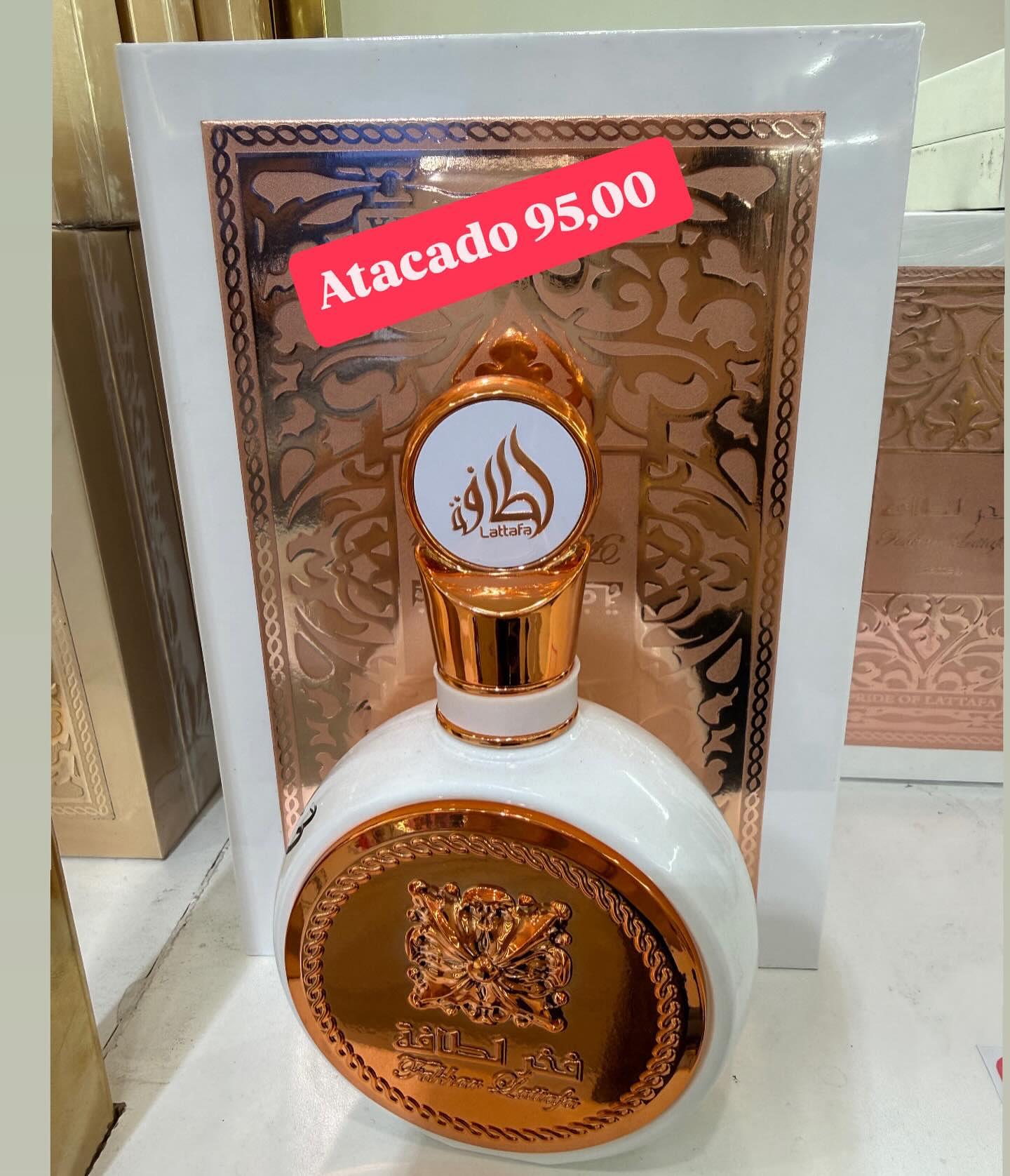 Perfume Fakhar Lattafa — apresentação branca