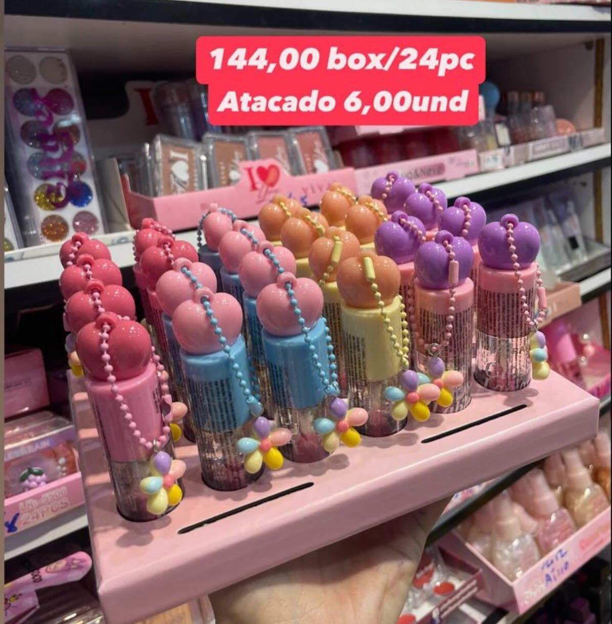 Gloss com Chaveiro de Corações e Flores
