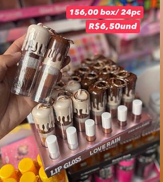 Lip Gloss Love Rain com Pingente Decorativo