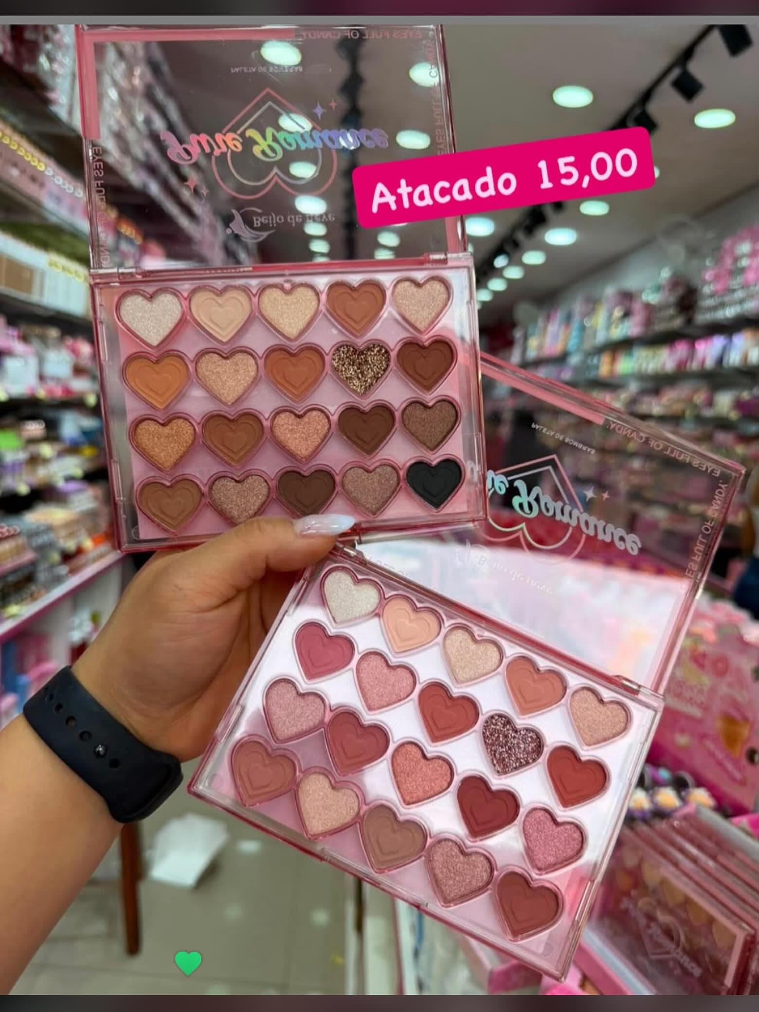 Paleta de Sombras em Formato de Coração Beijo de Neve