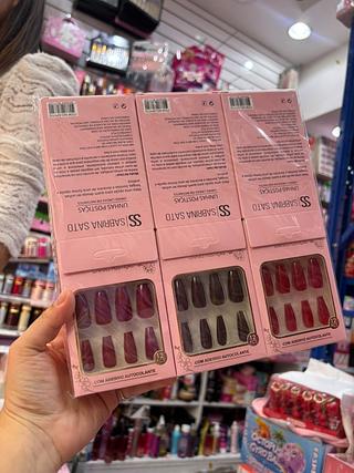 UNHAS POSTICAS SABRINA SATO