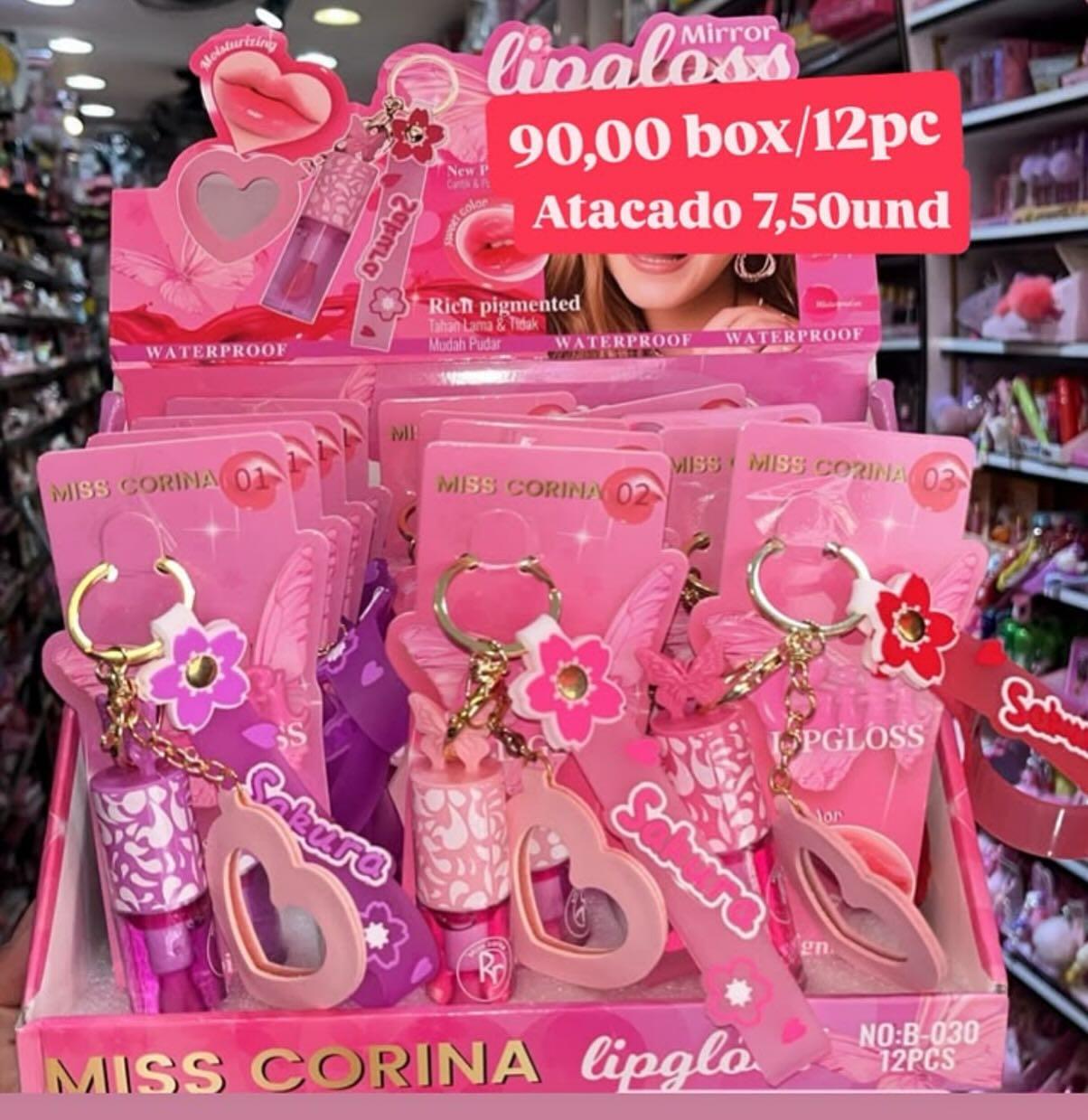 Lip Gloss com Chaveiro Miss Corina