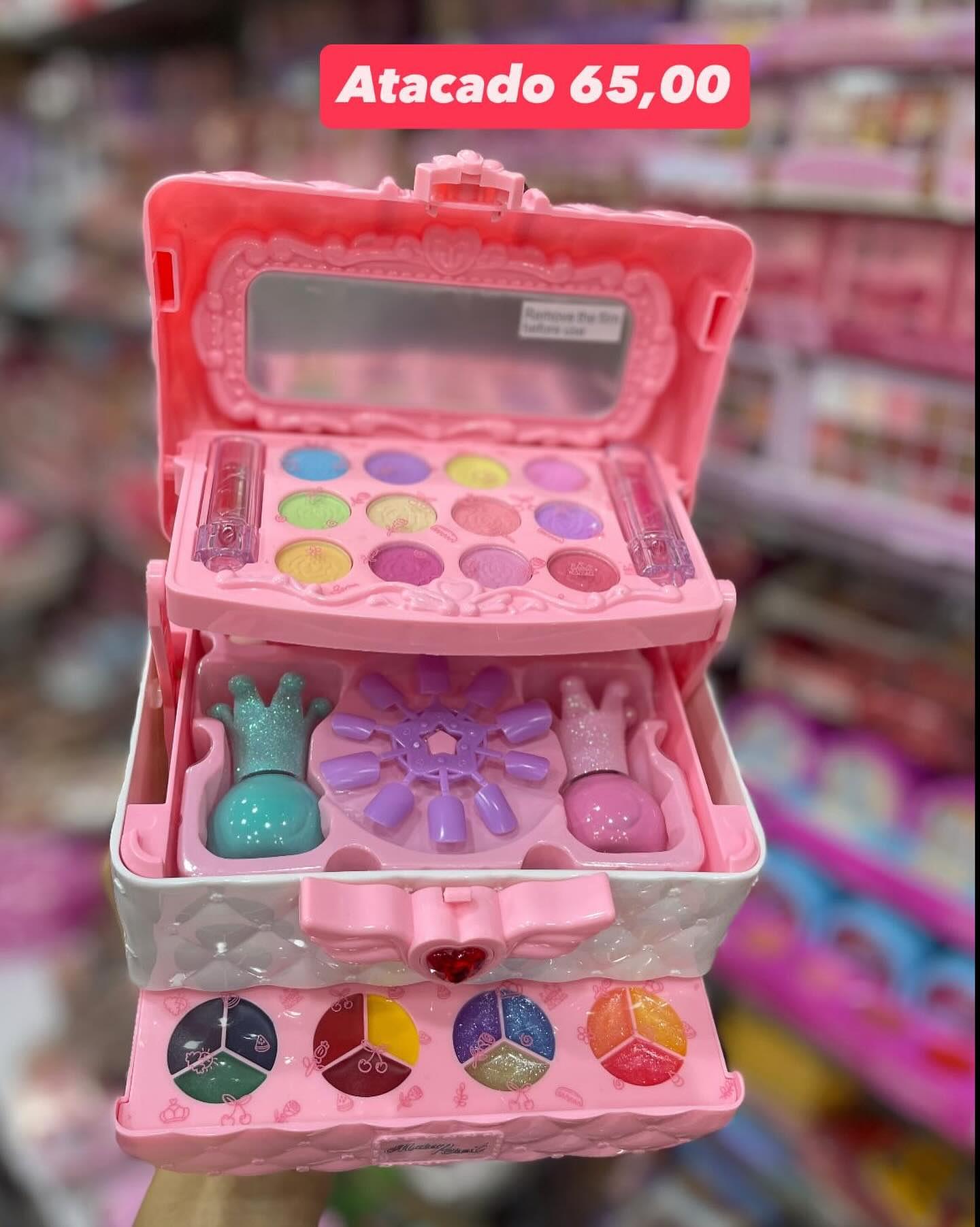 Kit de Maquiagem em Maleta Rosa