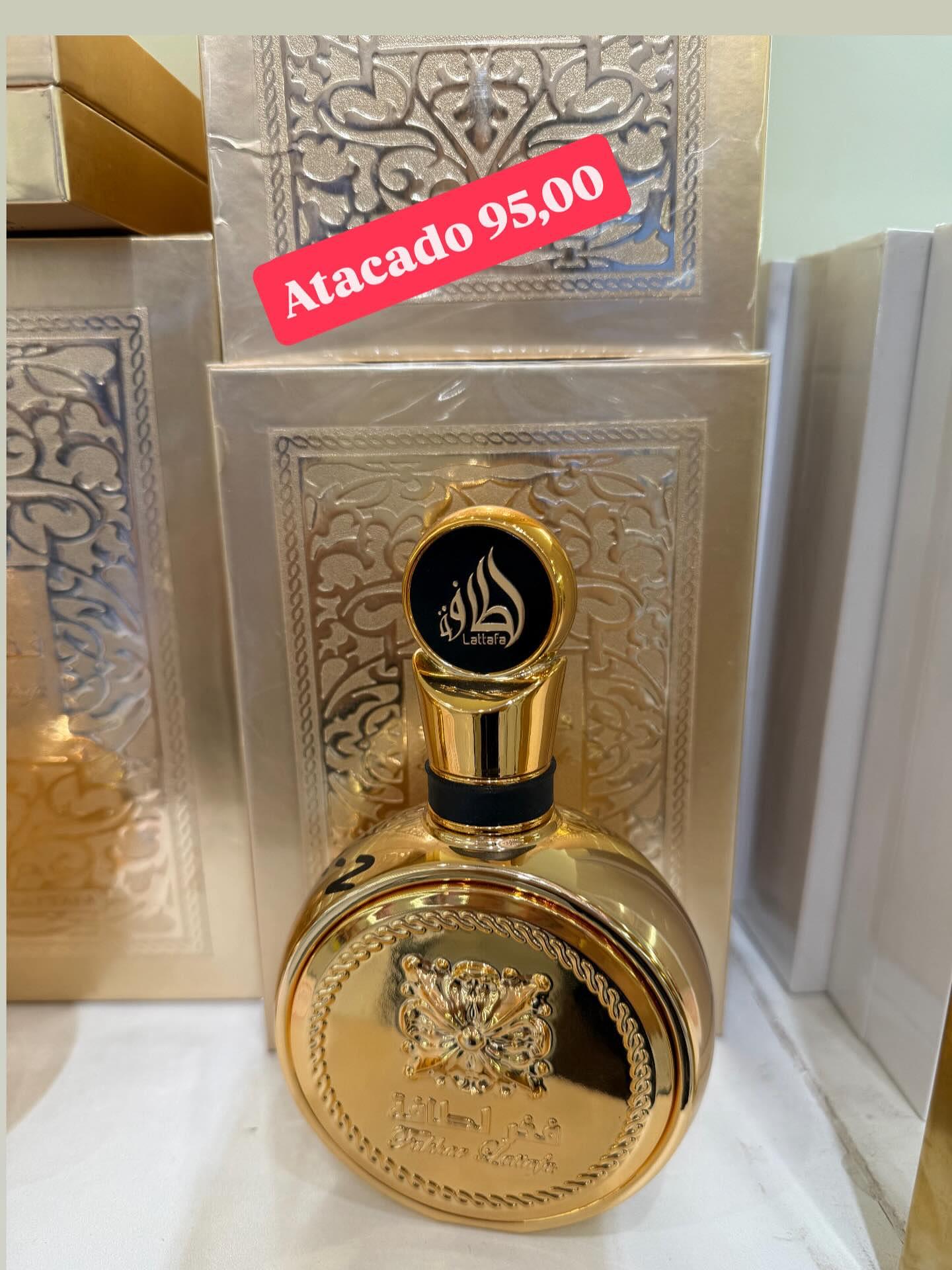 Perfume Fakhar Lattafa — apresentação dourada